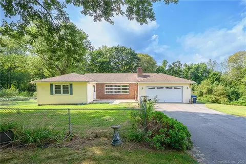 78 Cranska Rd, Plainfield, CT 06354