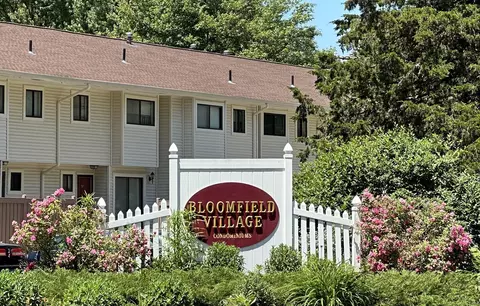 11 Woodland Ave #I, Bloomfield, CT 06002