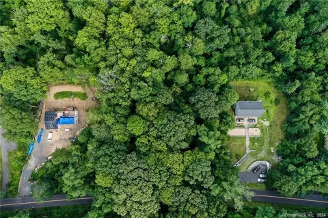 92 Hoskins Rd, Bloomfield, CT 06002