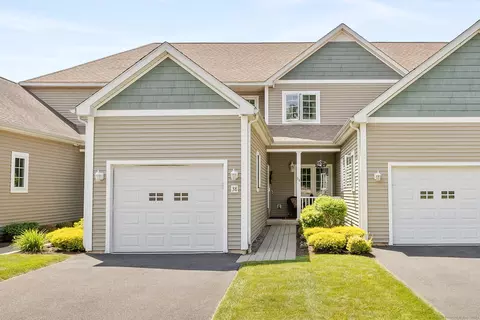 1985 West St #38, Southington, CT 06489