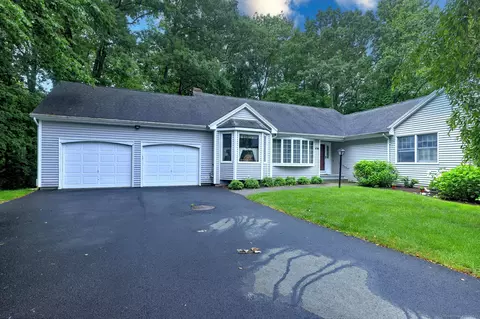 434 Navajo Loop #434, Shelton, CT 06484