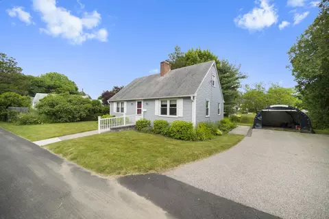 4 Pine Pl, Clinton, CT 06413