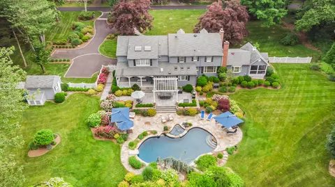 18 Lantern Ridge Rd, New Canaan, CT 06840