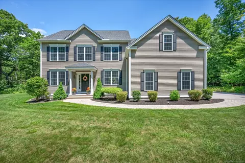 13 Lindera Ln, Clinton, CT 06413