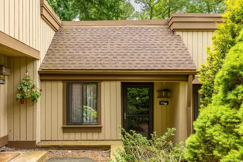 803 Heritage Vlg #B, Southbury, CT 06488