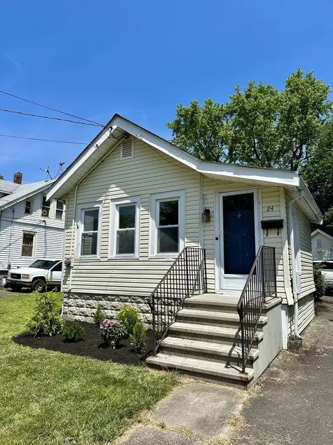 24 Barber St, Windsor, CT 06095