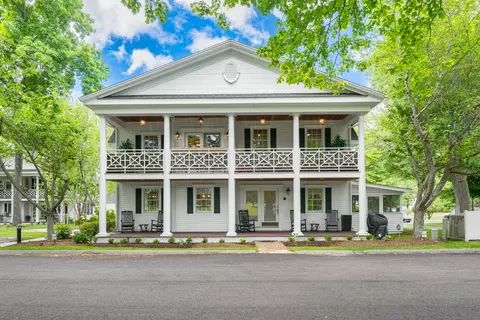 15 Augusta Cir #15, Moodus, CT 06469