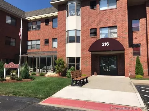 216 Quinnipiac Ave #107, North Haven, CT 06473