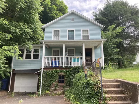 8 Spring St, Portland, CT 06480