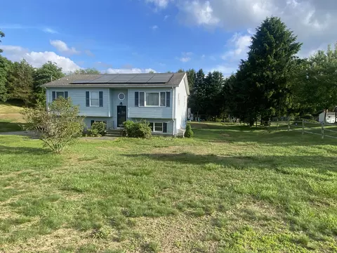 581 Hopeville Rd, Griswold, CT 06351