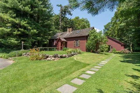 27 Little Meadow Rd, Guilford, CT 06437