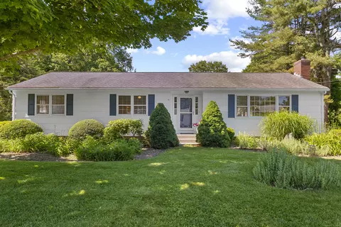 29 Johnson Ln, Madison, CT 06443