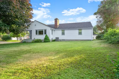 1911 Huntington Rd, Stratford, CT 06614