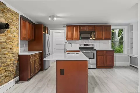 60 Wintonbury Ave, Bloomfield, CT 06002