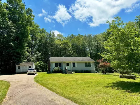 192 Chestnut Hill Rd, Colchester, CT 06415