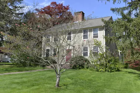 20 West St, Cromwell, CT 06416