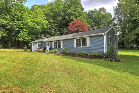 821 Woodbury Rd, Watertown, CT 06795
