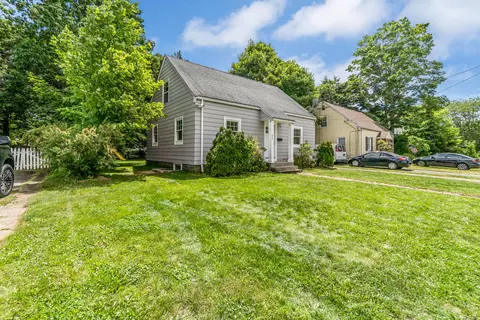 391 Pine Rock Ave, Hamden, CT 06514