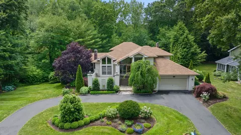 20 Ethan Dr, Windsor, CT 06095