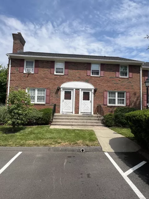 92 Brandywine Ln #92, Suffield, CT 06078
