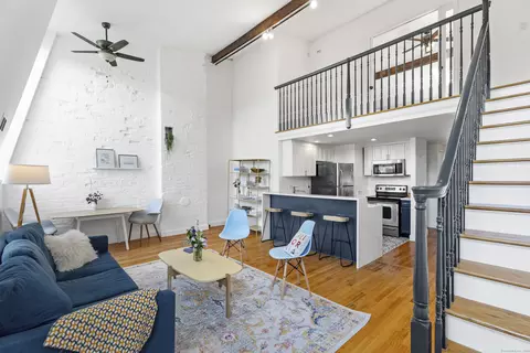 556 Chapel St #4, New Haven, CT 06511