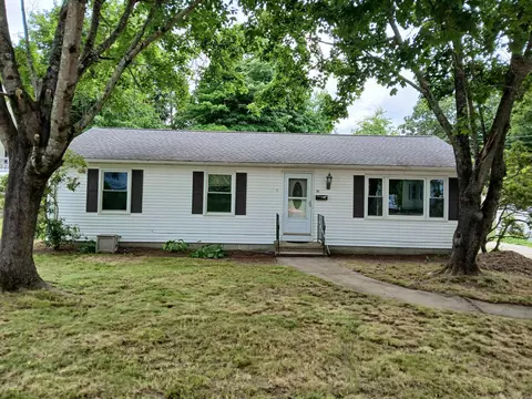 26 Quinebaug Rd, Norwich, CT 06360