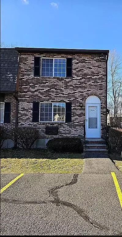 52 Sharon Rd #12, Waterbury, CT 06705