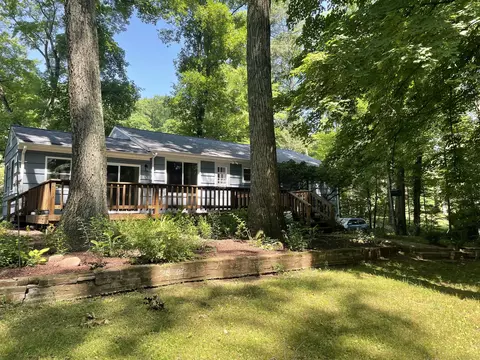 160 Mountain Rd, Cheshire, CT 06410