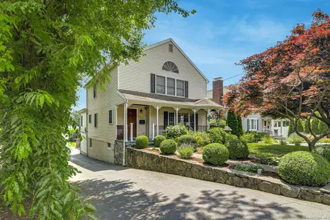 215 West Ave, Darien, CT 06820