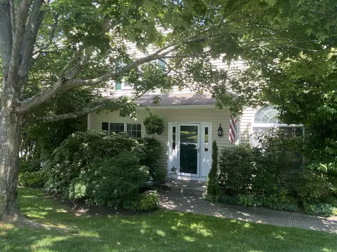 12 Deane Ln, Fairfield, CT 06824