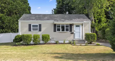 11 Nordon Ave, Norwich, CT 06360