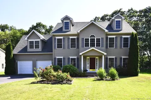 238 Upper Pattagansett Rd, East Lyme, CT 06333