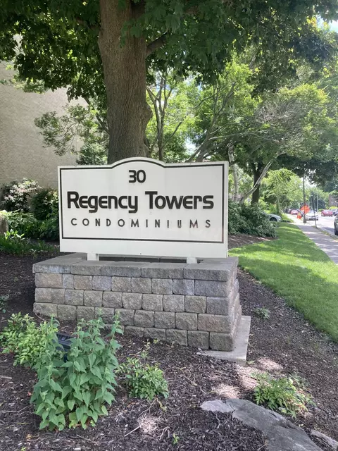 30 Woodland St #4L, Hartford, CT 06105