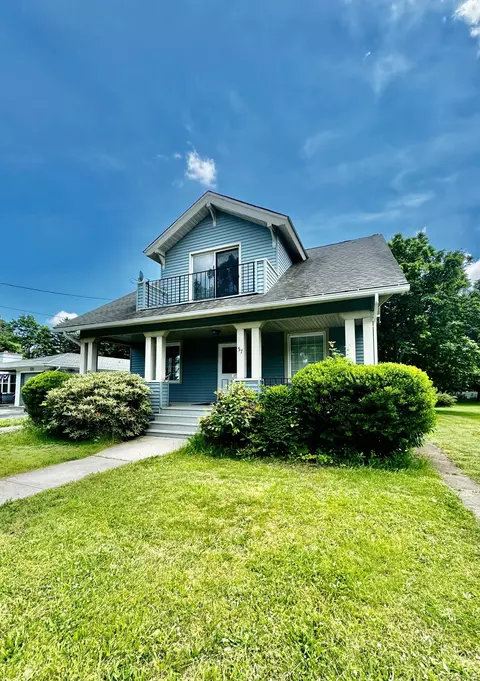 57 James St, Hamden, CT 06518