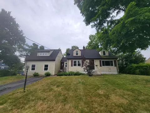 1 Frost Dr, North Haven, CT 06473