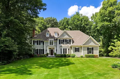 11 Wyndham Ln, Farmington, CT 06032