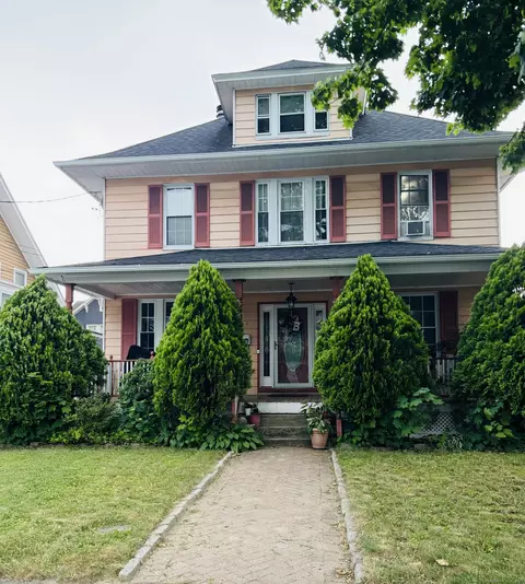 43 Terry Pl, Bridgeport, CT 06606