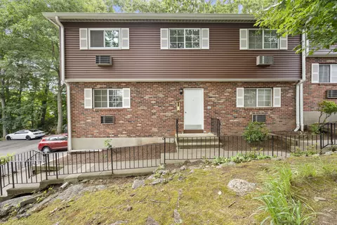 215 Edgemoor Rd #B, Bridgeport, CT 06606