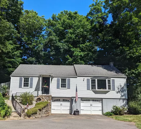 30 Greenwood Dr, Prospect, CT 06712