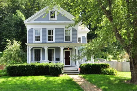 19 Maple Ave, Canton, CT 06019