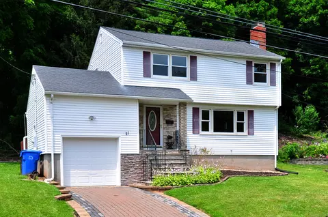 21 Varmor Dr, New Britain, CT 06053