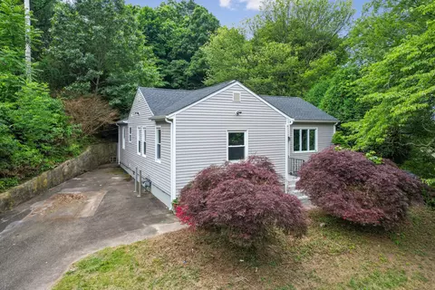 44 Spring St, Ansonia, CT 06401