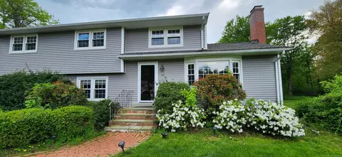 23 Still Ln, West Hartford, CT 06117