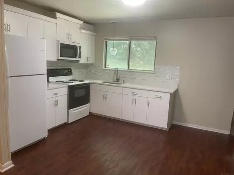 31 Kay Ln #C, Waterbury, CT 06708