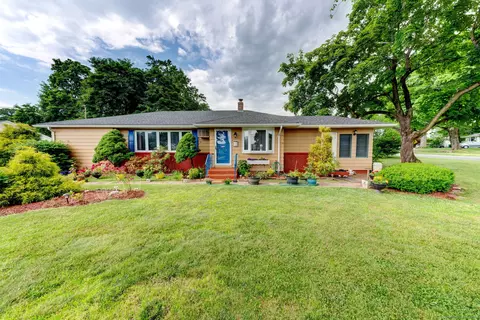 5 Chestnut Rd, Newington, CT 06111