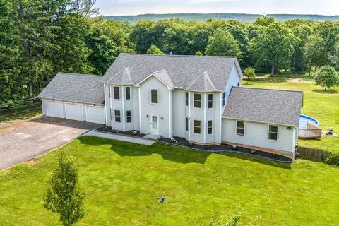 992 N Farms Rd, Wallingford, CT 06492