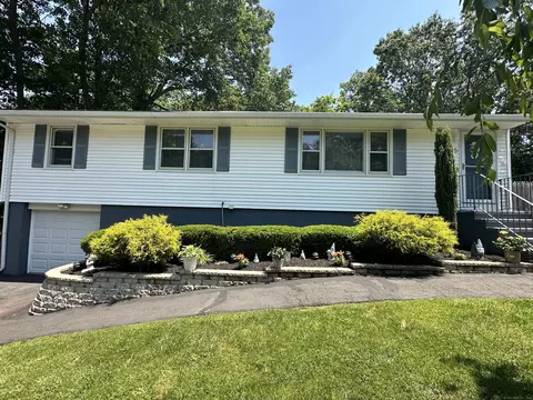 25 Savoy St, East Haven, CT 06513