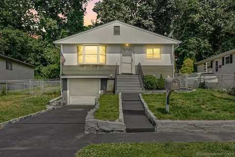 29 Elaine Dr, Ansonia, CT 06401