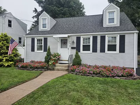 141 Brookfield St, Manchester, CT 06040