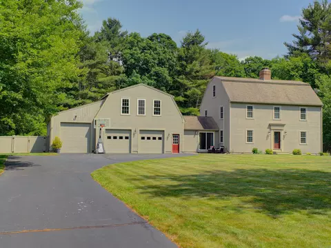 73 E Putnam Rd, Putnam, CT 06260